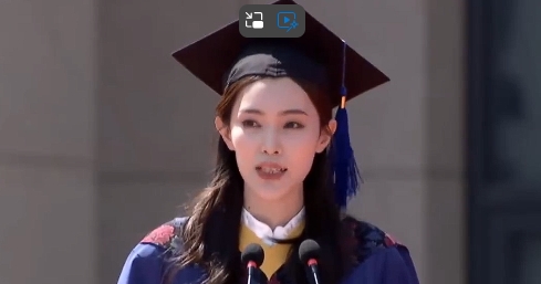 李艺飞本科是扬琴专业艺术特长生，后通过考研进入西安交大能动学院核工程计算物理实验