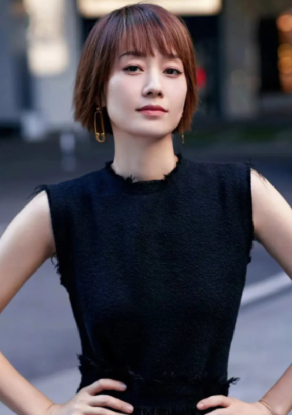马伊琍说：“送给所有男人一句话，能用钱追到的女人，少用点感情，能用感情追到的女人