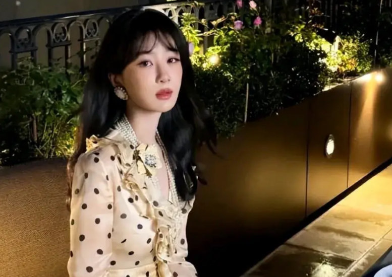 杨紫为啥没有听宋丹丹话执意要进入娱乐圈？其实原因很简单：

1.主要是杨紫没背景