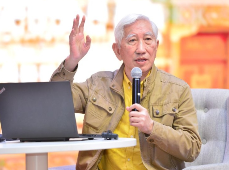 清华教授柳冠中厉声质问：“现在全是无人科技，无人飞机、无人驾驶、无人商店、无人酒