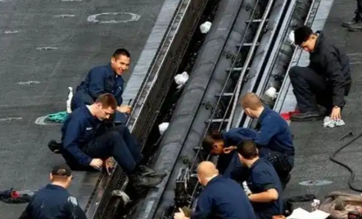 欧美携手都没解决的难题，被一位中国老人搞定，海军从此扬眉吐气！

12月27日，
