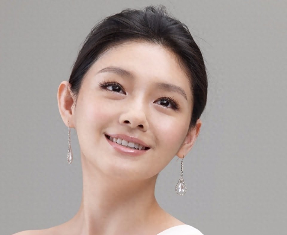 唉，谁能想到，风情万种的大S，竟然…离开了我们。 这消息一出，我当时就愣住了，这