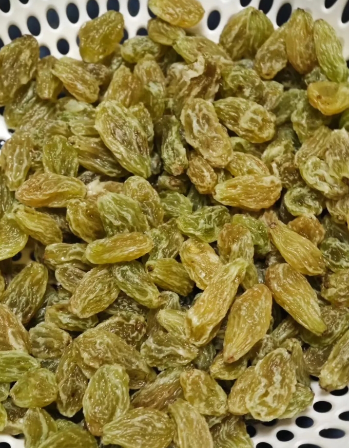 这葡萄干的水也太干净了吧
