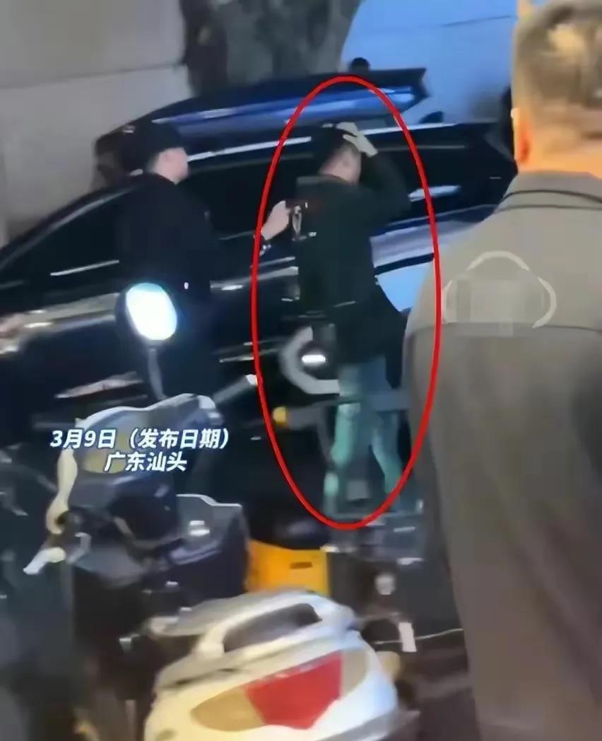 汕头便利店捉奸事件让人看出管不住自己下半身的人有多可怕，以前以为只有某国动作片中