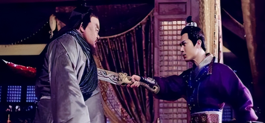 公元757年，安禄山睡觉时，阉人李猪儿用刀捅进了他的肚子，当时安禄山想起身拿刀反