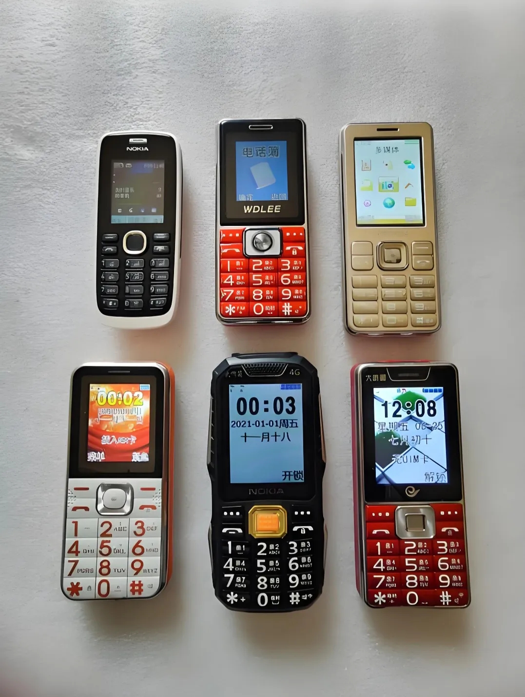 我人生中第一部手机，是2009年买的。那时候智能机还没普及，我在老家小县城买了个