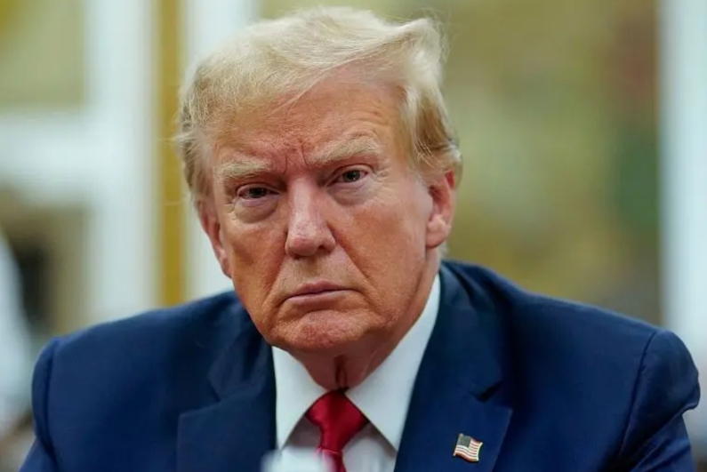 特朗普背后的七位金主。

1、马斯克，男，53岁，特斯拉新能源汽车创始人，捐款4