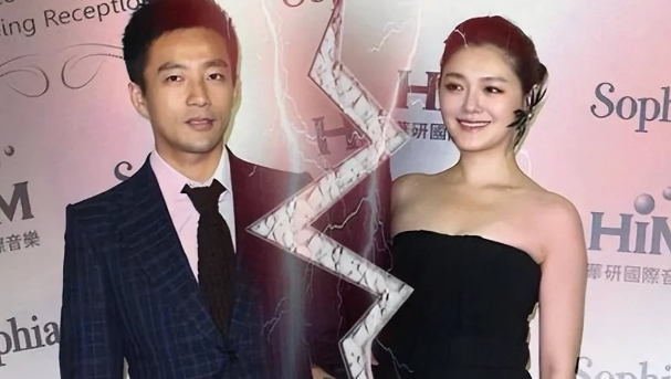 小玥儿要用一生来治愈童年吧。

以前小玥儿很喜欢笑的；大S和汪小菲离婚后，小玥儿