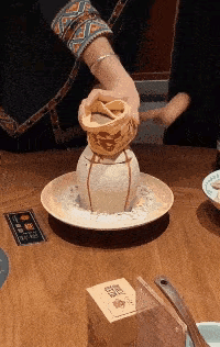 吃顿饭这么有仪式感！