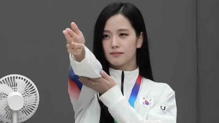 Jisoo化身最美奥运选手！射击动作电晕粉丝，网友：抱歉了，我要支持韩国队金智秀选手！