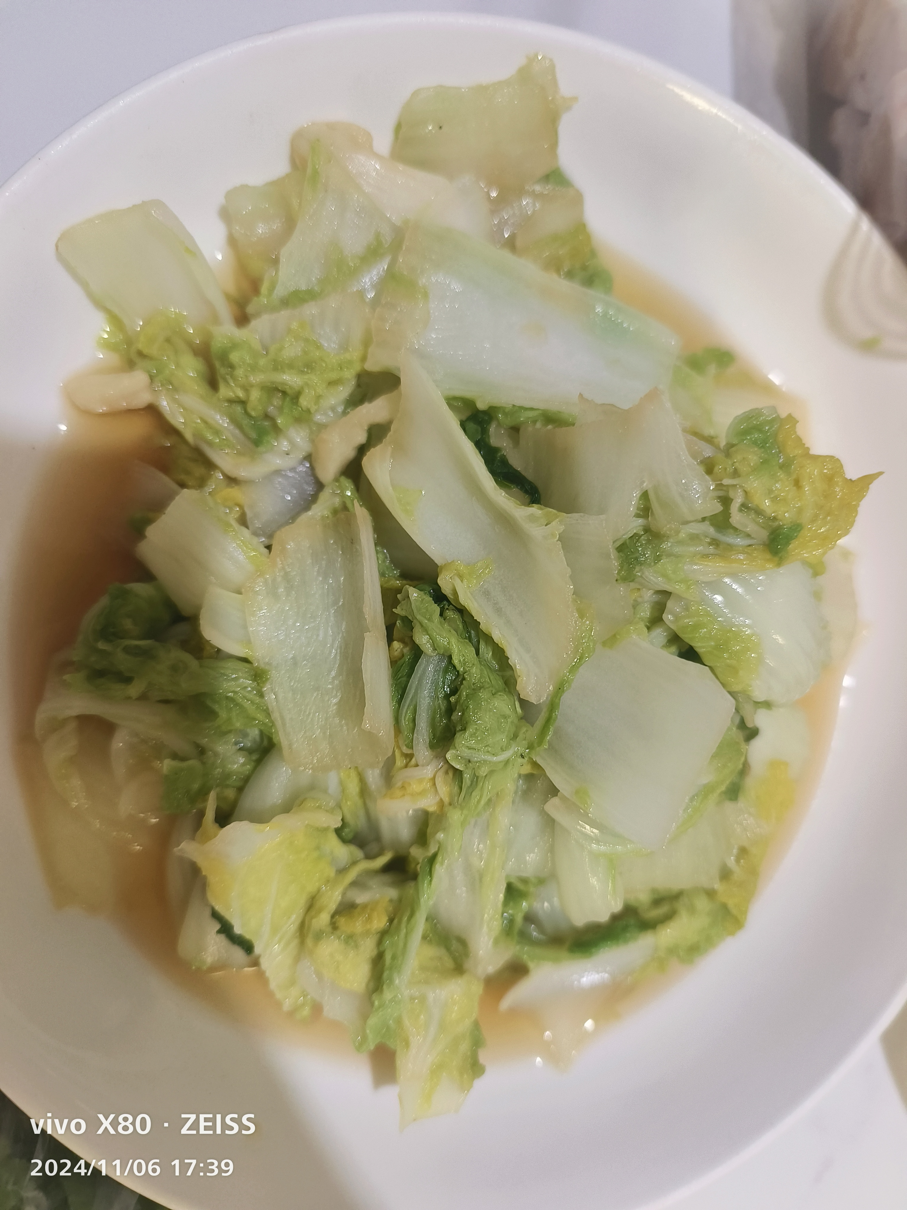 晚餐：炒白菜+白切鸡+炒豆角，简简单单又一顿饭搞掂……😃😃😃