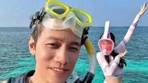 海边甜蜜暴击！陈乔恩和老公玩得多嗨？