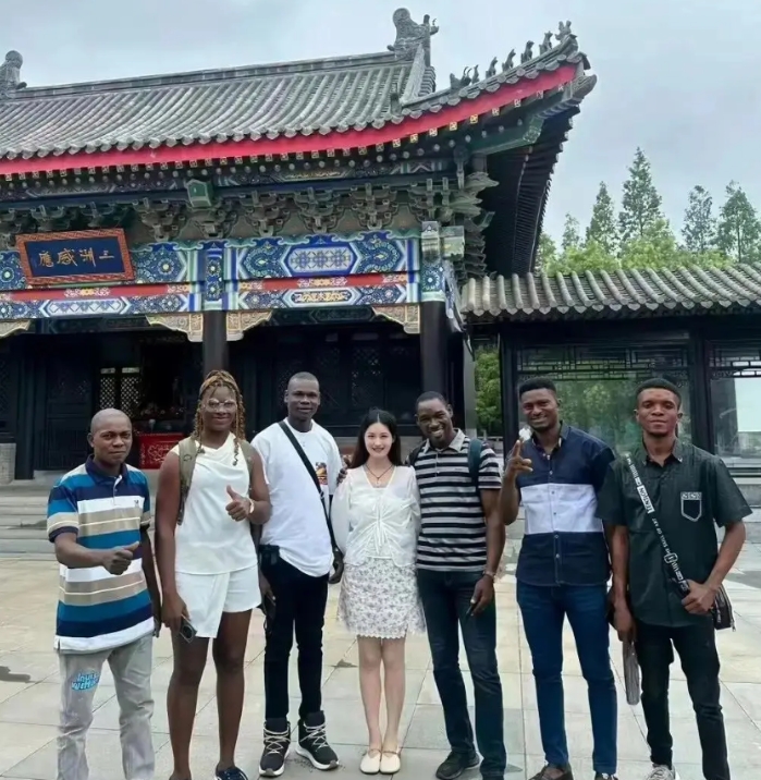 看到这样的图，就莫名感觉到悲哀