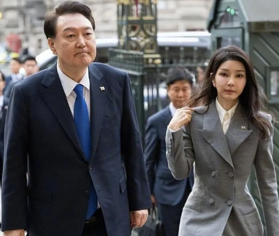 推翻尹锡悦很难！
韩国最大在野党领袖李在明表示，可能很难从执政党获得足够的支持，