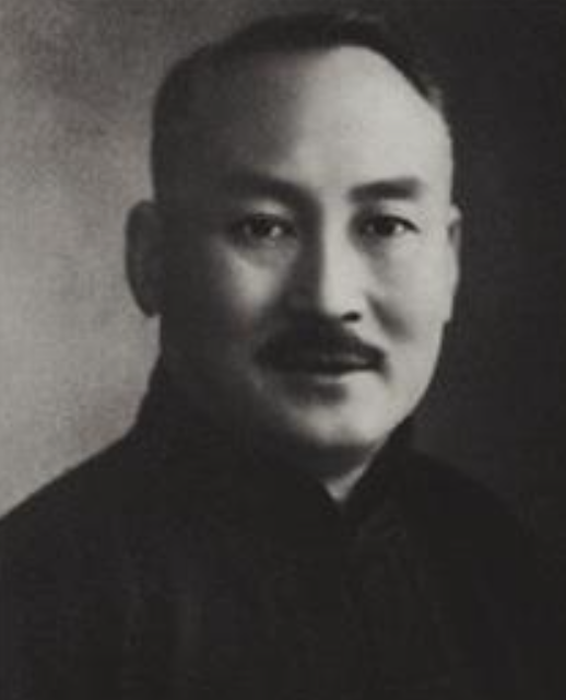 许崇智被日军抓后，连写三份绝命书。很快家属被通知去接人。其子女推来灵车，不料许却