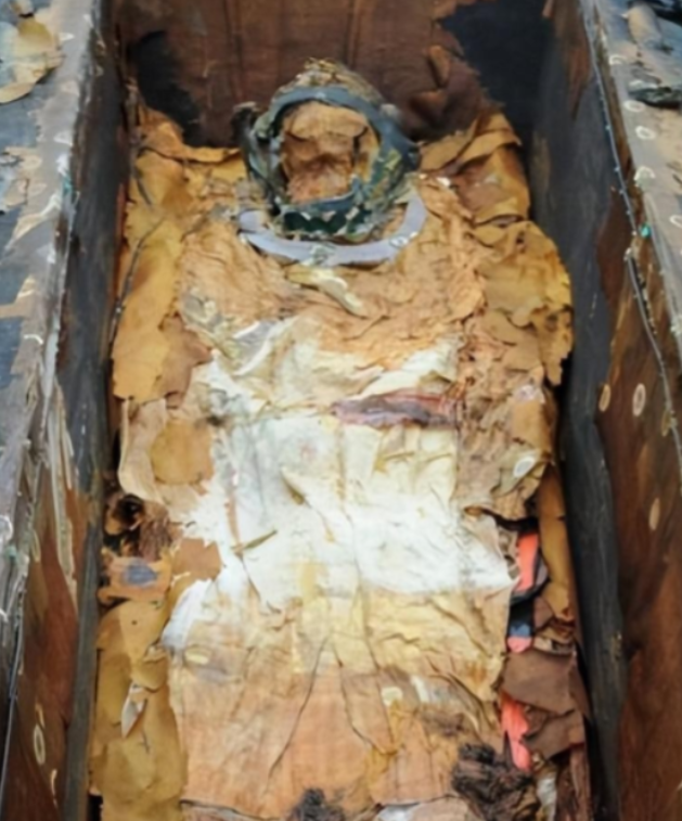 1956年，因为郭沫若与吴晗的极力主张，国家终于同意挖掘万历皇帝的陵墓，然而就当