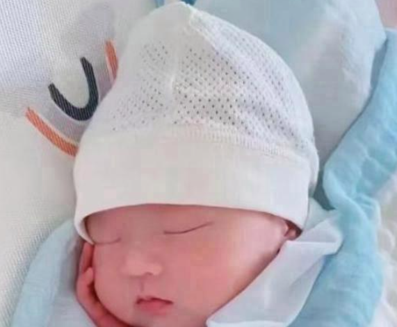 上海一男子不打算结婚，便和漂亮的李女士商量，出 75 万为他生一个孩子，李女士爽
