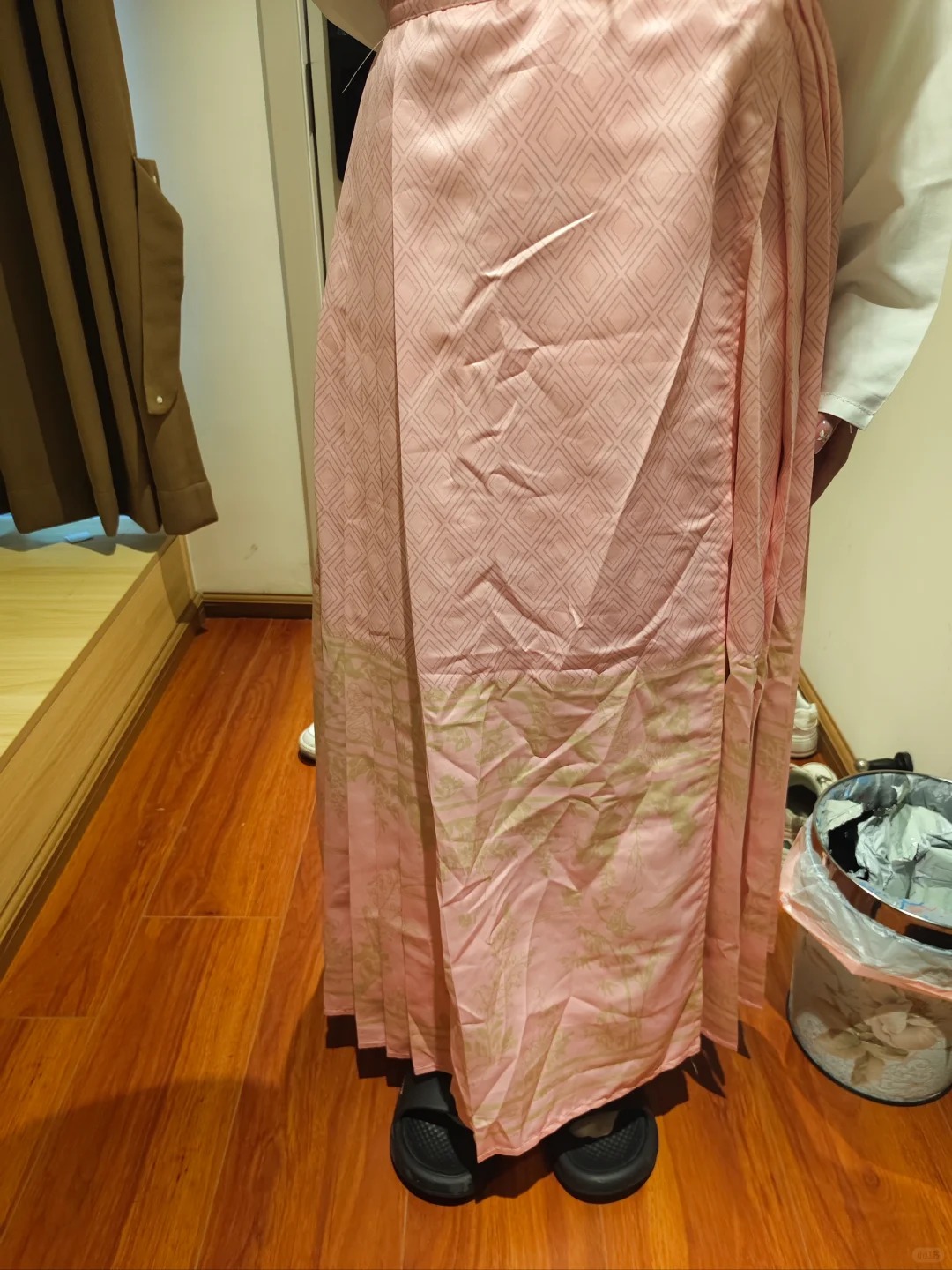 怎么跟我想象的马面裙不太一样？
第一次穿马面裙，怎么感觉跟网上看到的图一模两样？