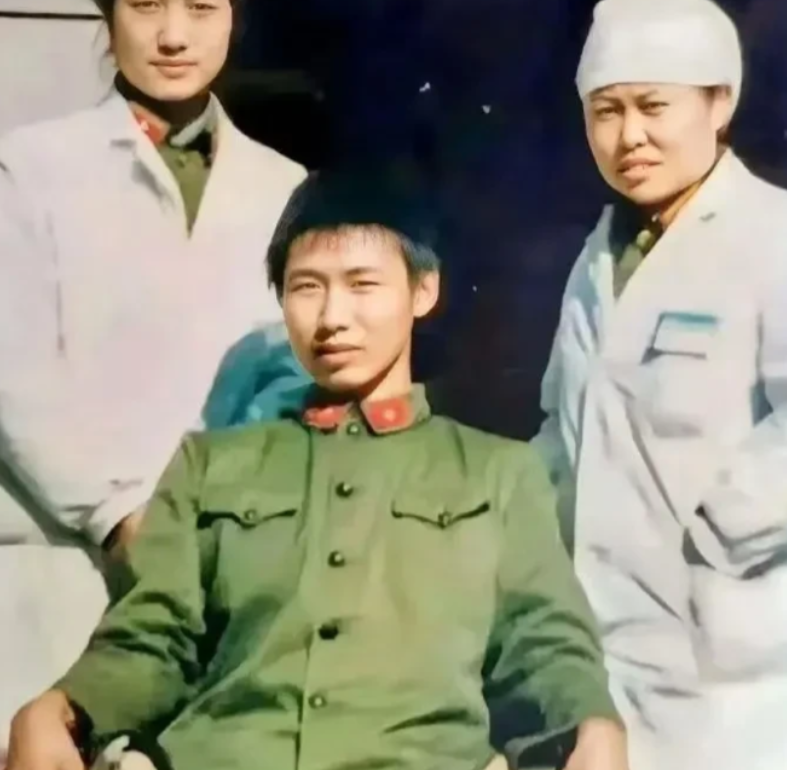 一河北男孩1984年参军破格提干，跟女友写信提分手。女友和父亲跑到部队闹！男孩见