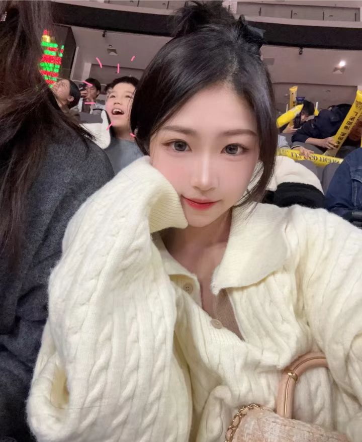 办公室王老师给介绍的新女友，你们觉得如何