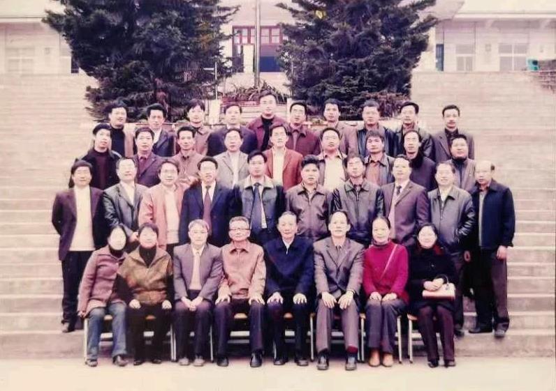 退休后我怎么过？
忙了一辈子，明年九月我就要退休了。想一想，我该如何打发我的?退