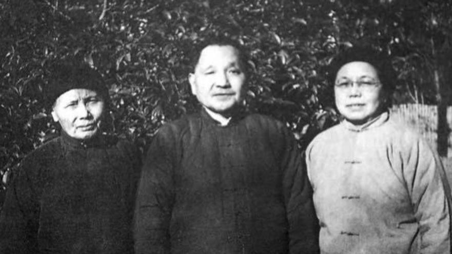 1969年，邓小平到江西之后，日子过的怎么样？