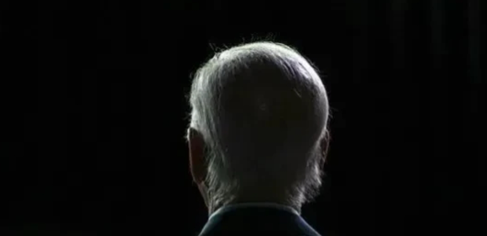 美国再变天：拜登宣布退选，换民主党女子贺锦丽与特朗普共同竞选总统职位

美国总统