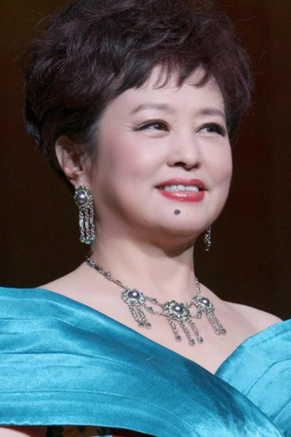 朱明瑛：传奇人生，绽放别样光彩