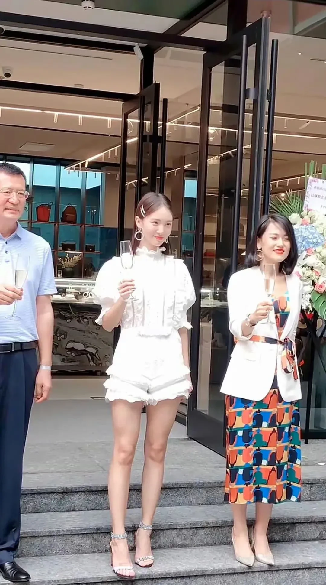 金晨身材比例一般，170的身高不应该是这样子的吧？
