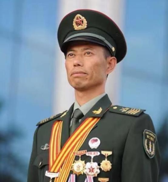 士兵听出导弹声音不对劲

                           