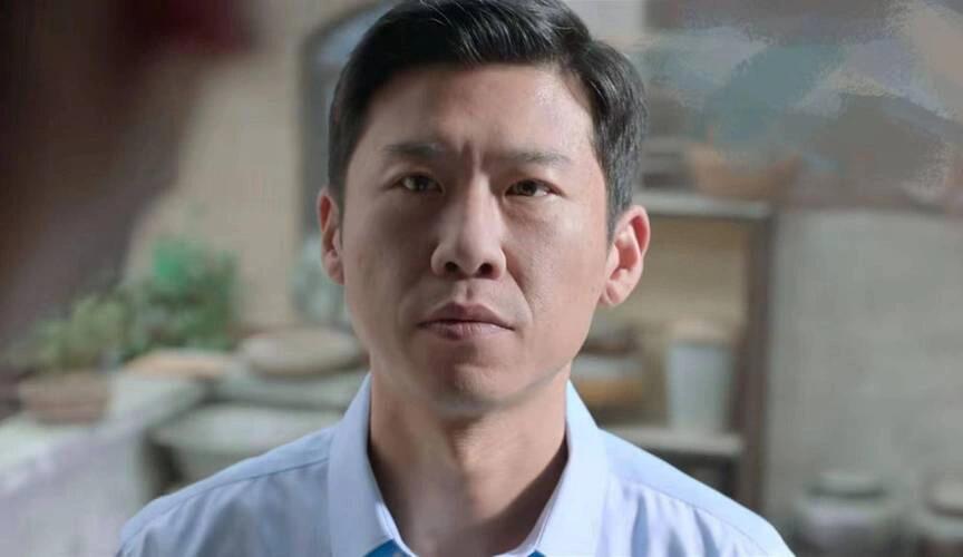 王骁：魅力戏骨的演艺征程