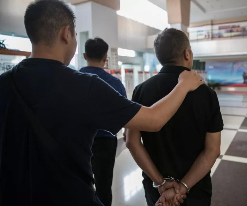 “都过去两年了，凭什么认定我嫖娼啊？”山东，男子出差，晚上住在宾馆没意思，就和一