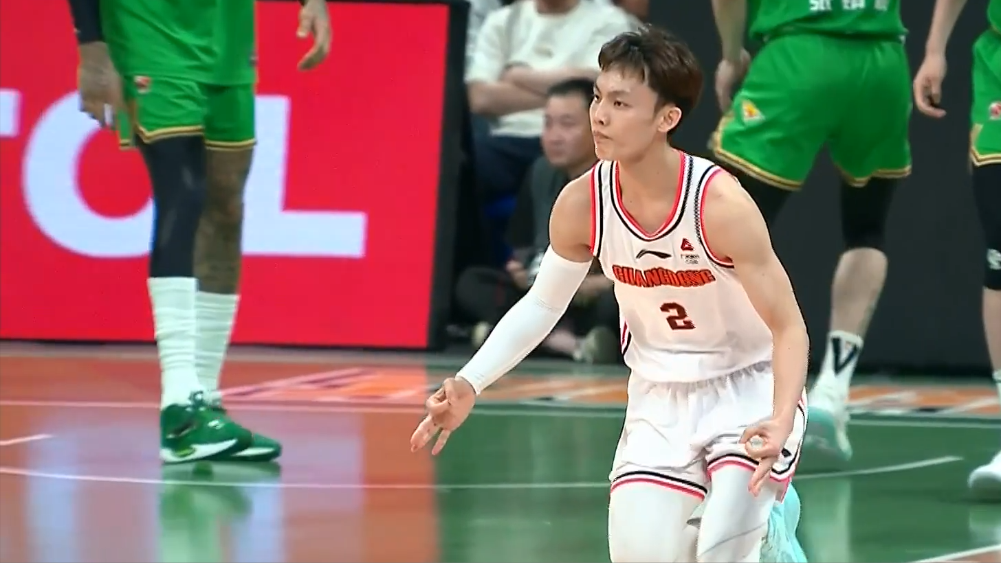 徐杰不怕像DJ一样失业吗？国家队还想进吗？不过他唤醒了张镇麟，同时也唤醒自己。
