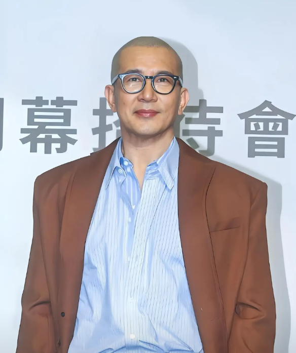 太奇葩了！大S去世，具俊晔继续替她向汪小菲讨要抚养费！
大S去世了，具俊晔作为她