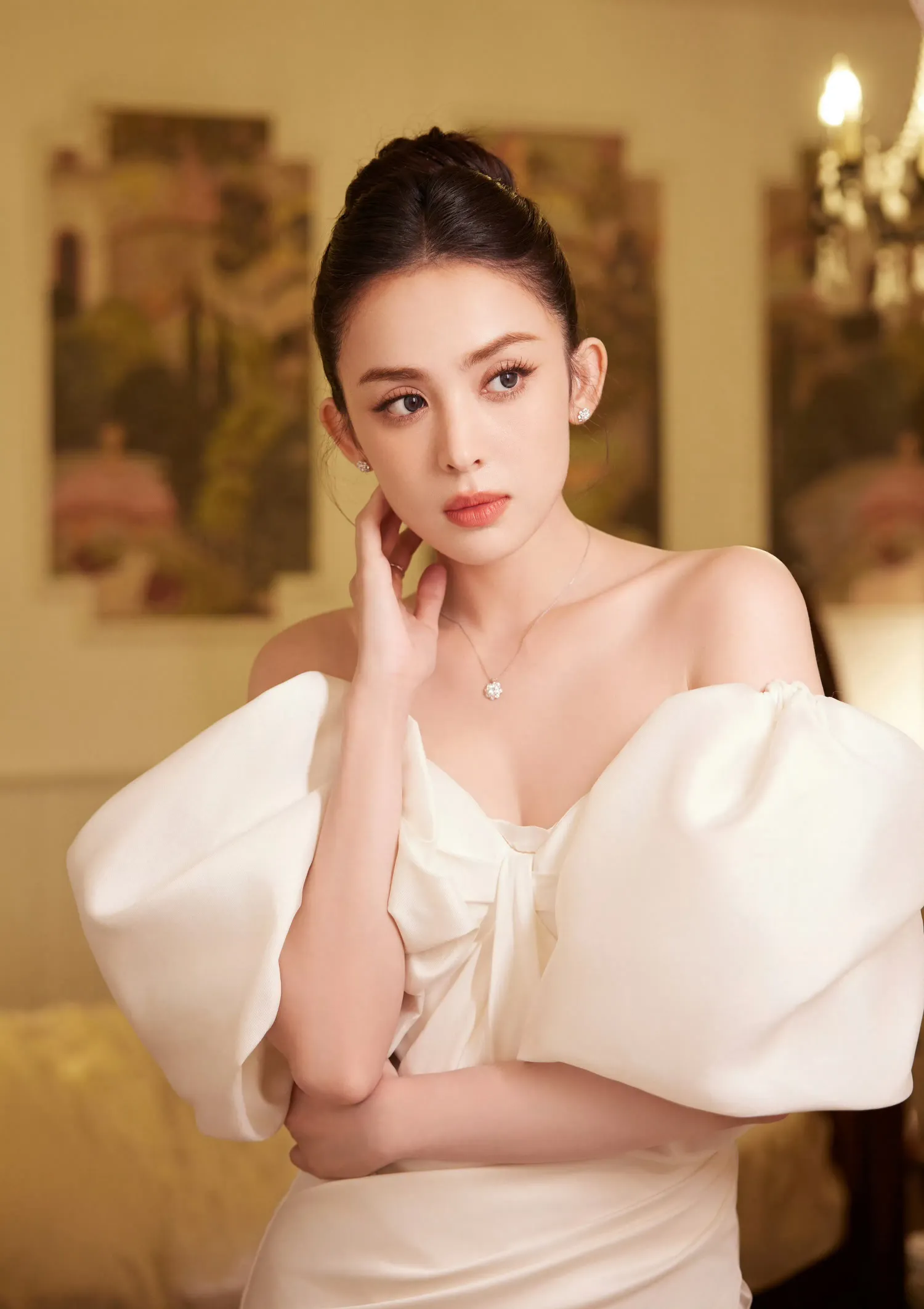 古力娜扎，超级美女却长了一个恋爱脑