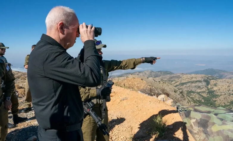 以色列把叙利亚的戈兰高地给吞了，但是不要戈兰高地的叙利亚人，于是以色列开着坦克和