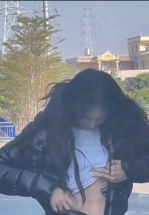 以前金晨长这样
现在跟换了个人似的