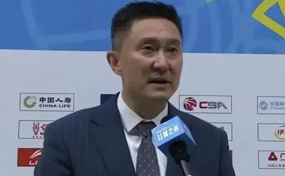CBA赛程过半，各队教练点评！

1. 杜锋（广东宏远）：脾气太差，太喜欢骂人，