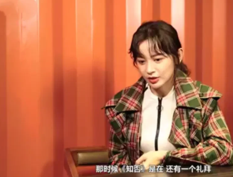 这怕是唯一一个剧组求着抠图的演员吧？

在电视剧《知否》的拍摄中，还差一周就要杀