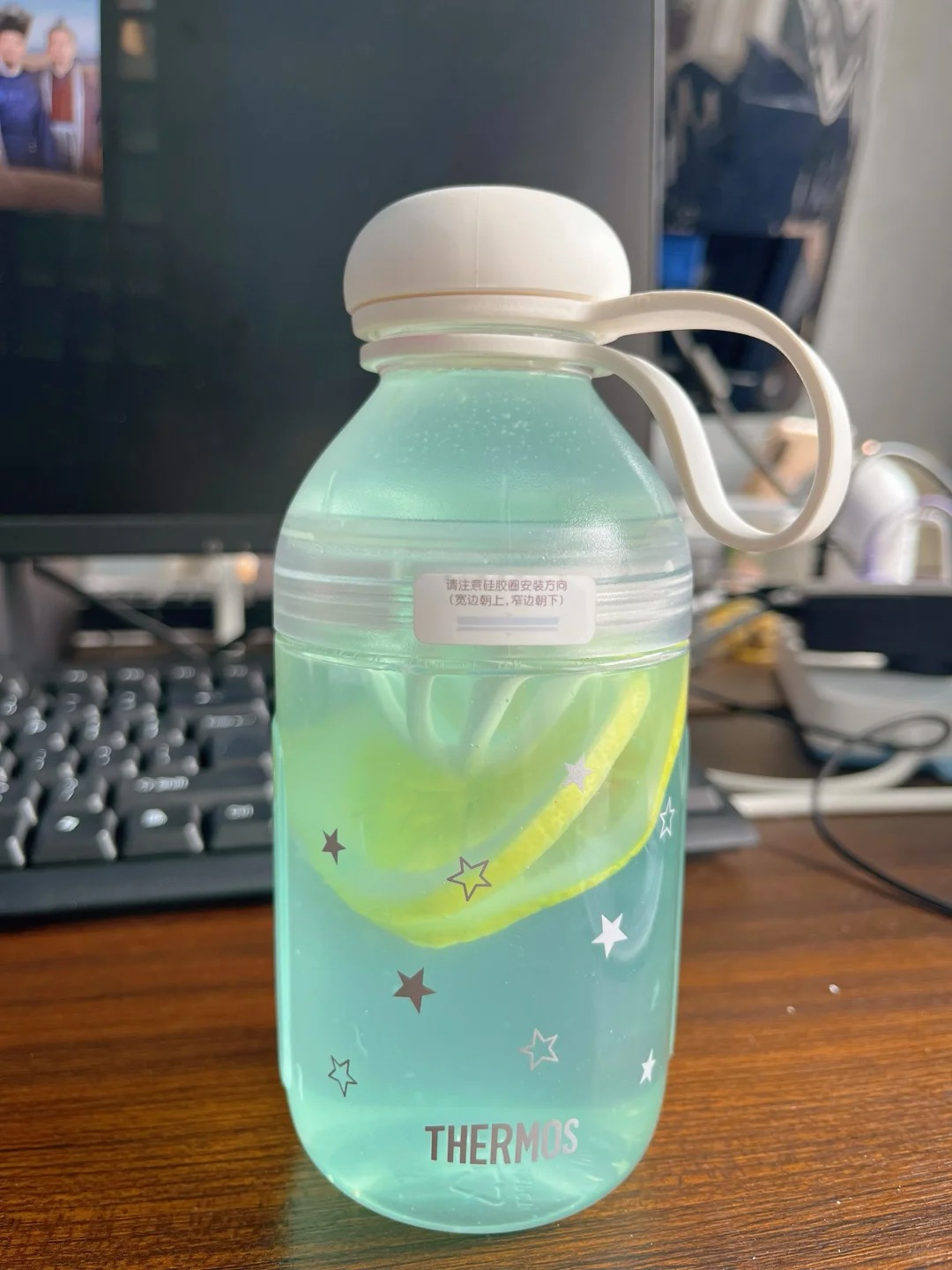 屈臣氏膳魔师摇摇杯，听说现在买不到了
30块钱买的膳魔师真香啊，用起来很方便，颜