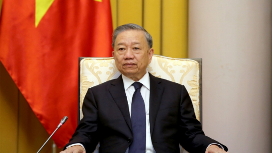 苏林专机抵达广州，越南做出国运选择，来中国有三大诉求

在国际风云变幻中，小国外