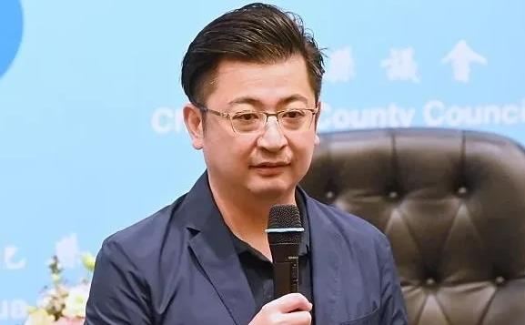 国民党籍彰化县议长谢典林今天凌晨在社交平台发内称，“我只是斗输姐姐，只是想苟延残