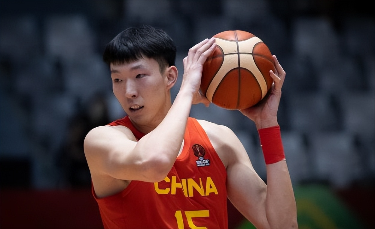 北汽为了签下周琦，真的下了血本！
1. 一份为期四年的顶薪合同。

2. 给周琦