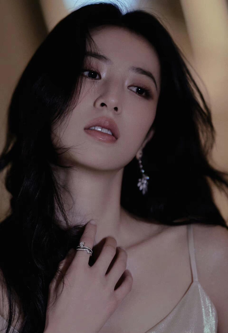 气质好绝|周雨彤