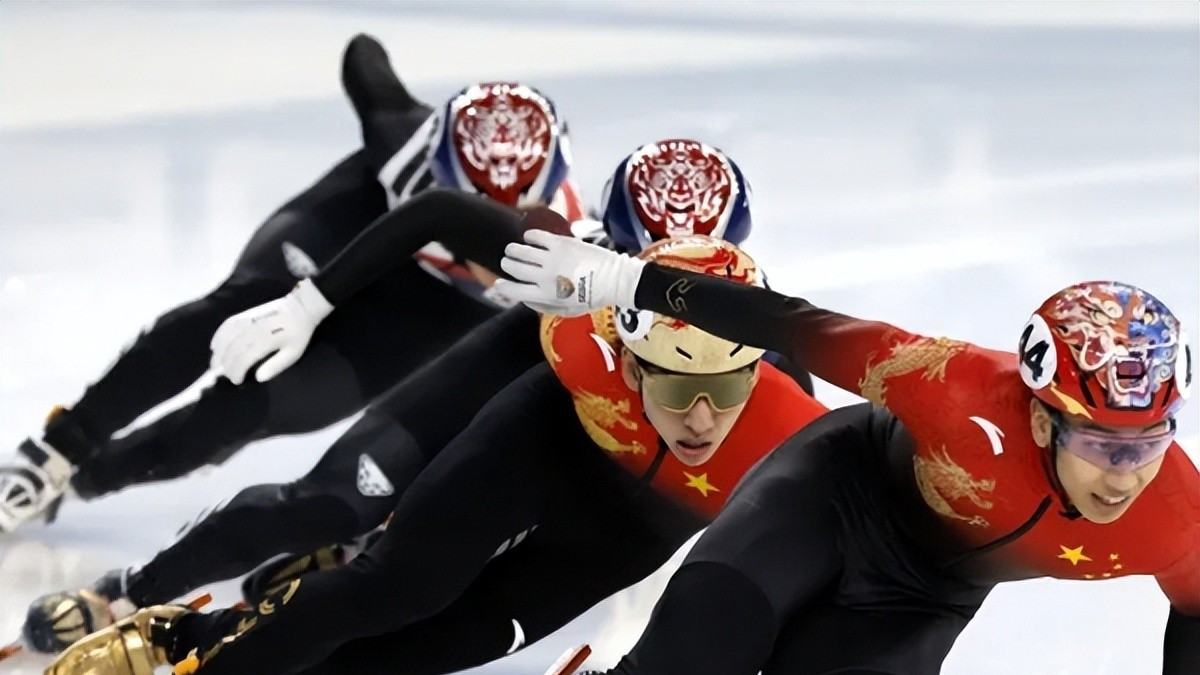 哈尔滨亚冬会：冰上兄弟情与战术博弈——2024年短道速滑男子1000米决赛深度解读