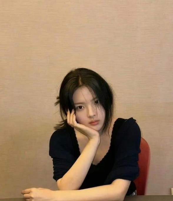 杨超越这张脸已经绝到每一张都像是人生照片

杨超越的每一张照片仿佛都在诉说着不同