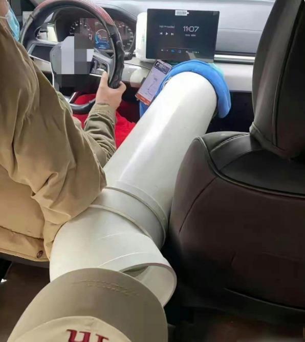 现在网约车都这么拼啊！今天天冷，打了个网约车，感觉这性价比确实高！