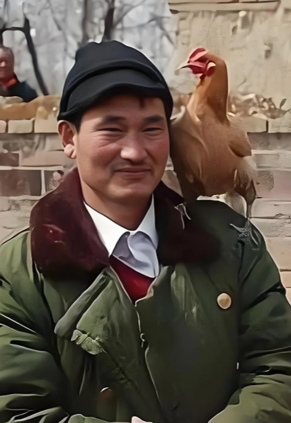 朱之文过年的时候给村民们送礼物，都嫌他给的太少，有的村民甚至给送了回来。

今年