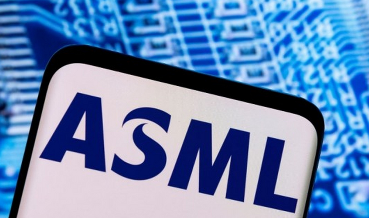 ASML被200亿给打动了？

不久前市场传出消息，因为ASML不满荷兰现阶段的