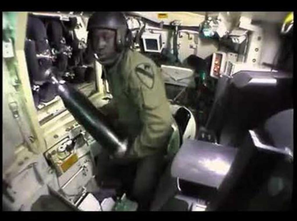 空军展示了空警-3000和六代机原型机；海军展示了076带电弹的两栖攻击舰；陆军